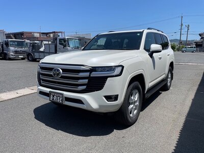 TOYOTA LAND CRUISER 300