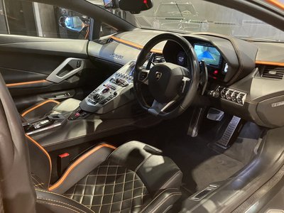 LAMBORGHINI AVENTADOR - 9