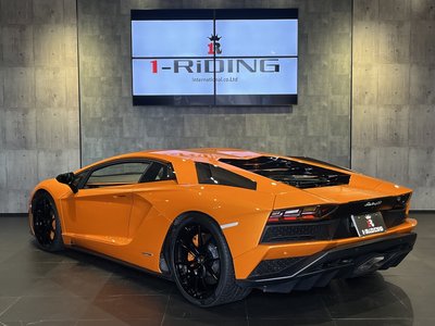 LAMBORGHINI AVENTADOR - 7