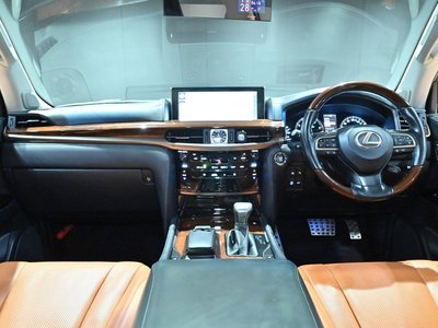 صورة مصغرة 12 لـ 2017 Lexus LX