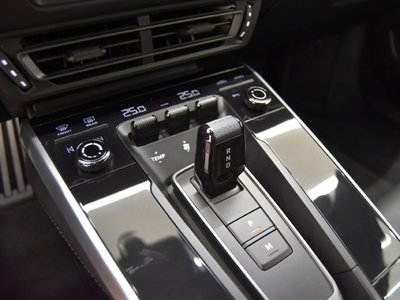 2022 Porsche 911 — миниатюра 24