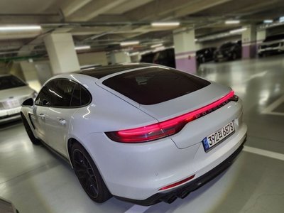 صورة 7 لـ 2021 Porsche PANAMERA