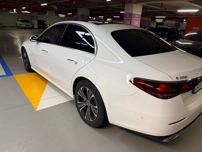 MERCEDES-BENZ E-CLASS - 8