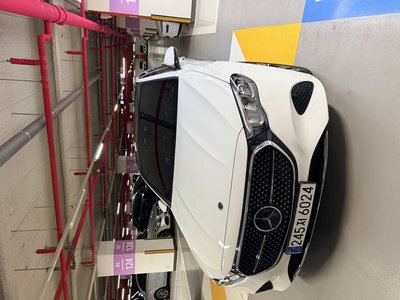 MERCEDES-BENZ E-CLASS - 1