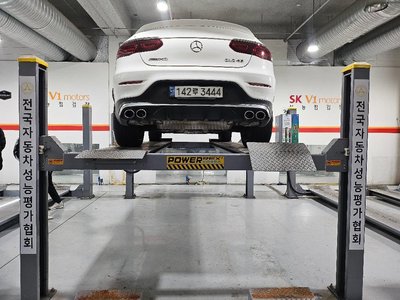 MERCEDES-BENZ GLC - 3