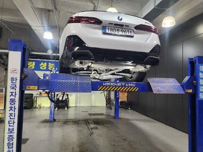 BMW 5 SERIES - 2