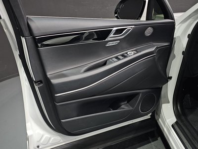 2021 Genesis GV80 thumbnail 18