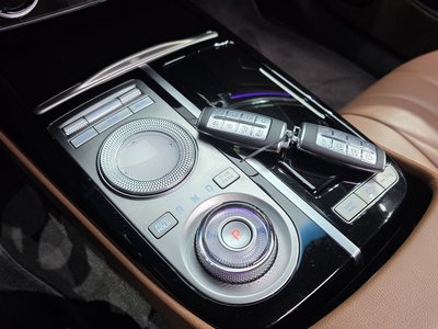GENESIS G80 (RG3) - 9