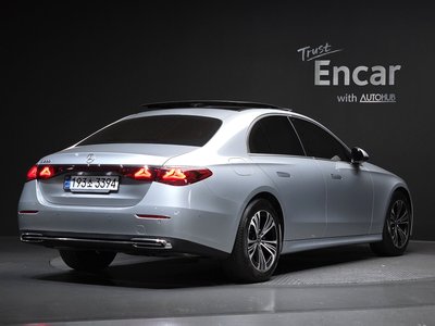 MERCEDES-BENZ E-CLASS - 4