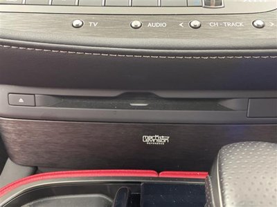 2018 Lexus LS thumbnail 32