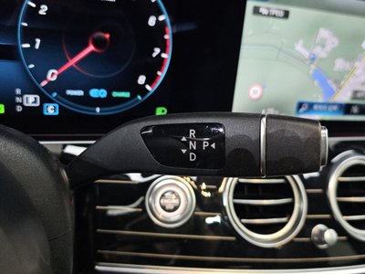 MERCEDES-BENZ E-CLASS - 9