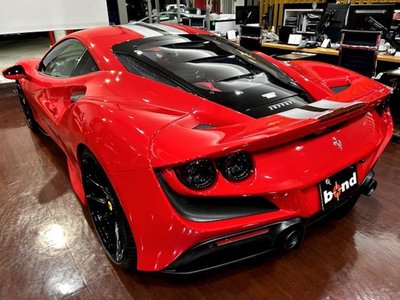 FERRARI F8 TRIBUTO - 8