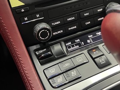 PORSCHE 718 CAYMAN - 9