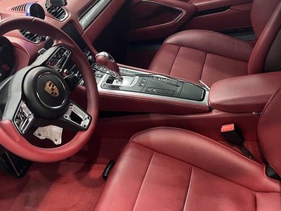 PORSCHE 718 CAYMAN - 5