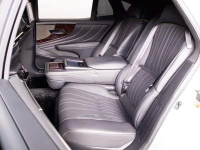 صورة مصغرة 10 لـ 2017 Lexus LS