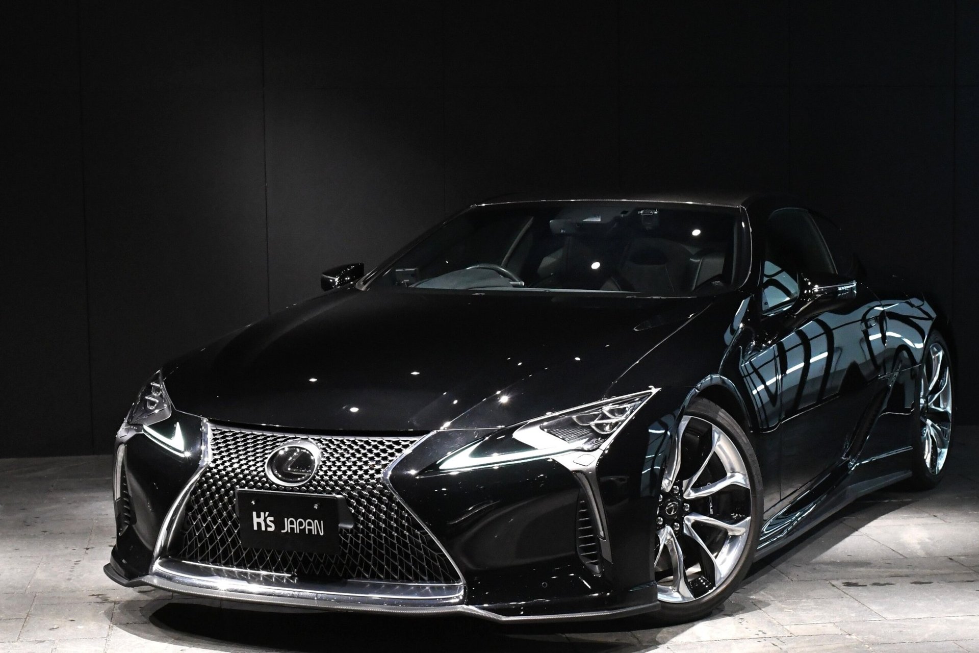 LEXUS LC - View 1