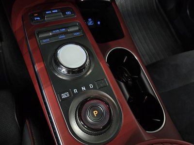 2021 Genesis GV70 — миниатюра 12