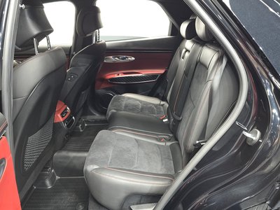 2021 Genesis GV70 — миниатюра 17