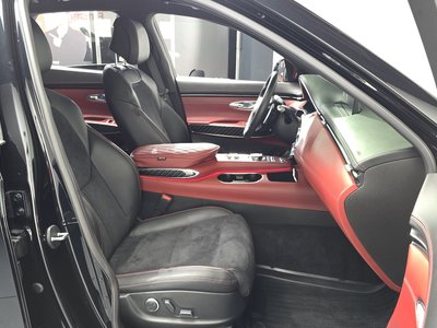 2021 Genesis GV70 — миниатюра 16