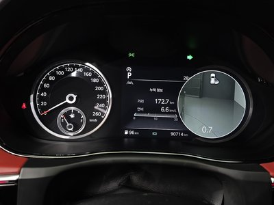 2021 Genesis GV70 — миниатюра 11