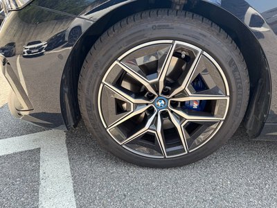 صورة 6 لـ 2025 BMW I5