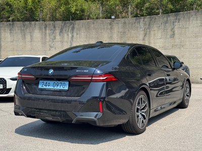 صورة 4 لـ 2025 BMW I5
