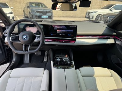 صورة 5 لـ 2025 BMW I5