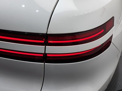 GENESIS ELECTRIFIED GV70 - 10