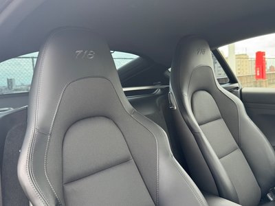 PORSCHE 718 CAYMAN T - 6