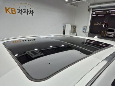 2020 Genesis GV80 thumbnail 18