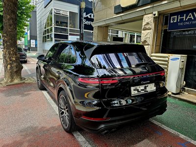 PORSCHE CAYENNE - 1