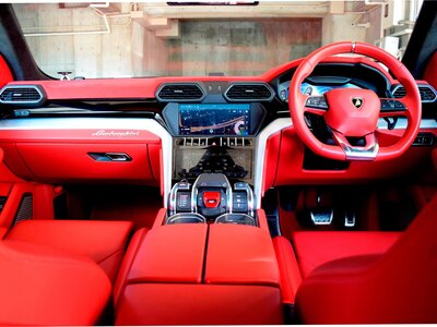 LAMBORGHINI URUS - 2