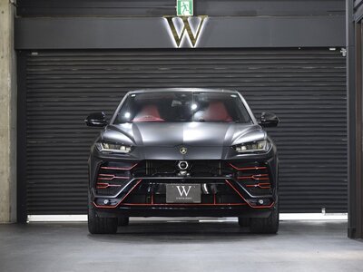 LAMBORGHINI URUS - 5
