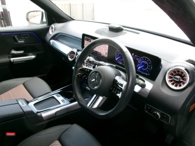 MERCEDES-BENZ EQB - 9