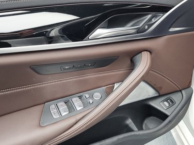 2021 BMW 5 SERIES — миниатюра 30