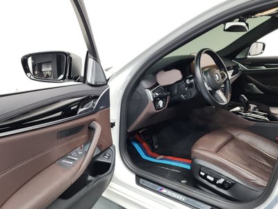 2021 BMW 5 SERIES — миниатюра 13