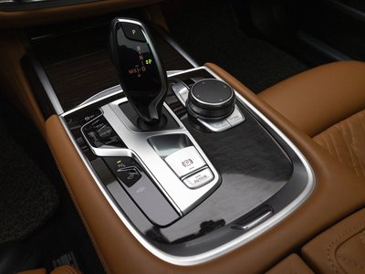 BMW 7 SERIES - 9
