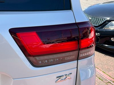 TOYOTA LAND CRUISER 300 - 10