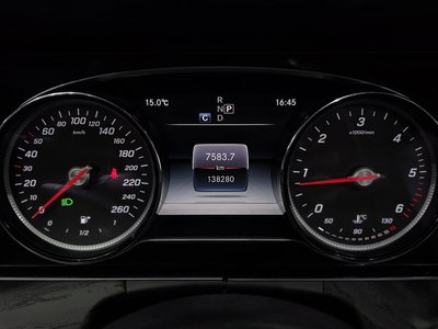 MERCEDES-BENZ E-CLASS - 8