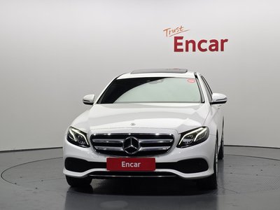 MERCEDES-BENZ E-CLASS - 2