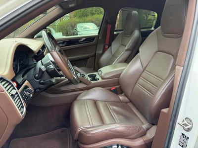 PORSCHE CAYENNE - 8