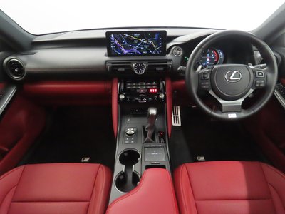 LEXUS IS - 9