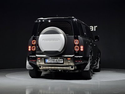 LAND ROVER DEFENDER - 4