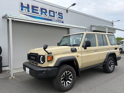 TOYOTA LAND CRUISER - 1