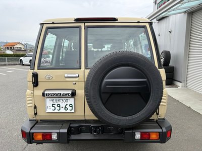 TOYOTA LAND CRUISER - 4