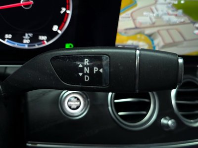 MERCEDES-BENZ E-CLASS - 9