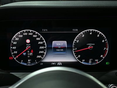 MERCEDES-BENZ E-CLASS - 8