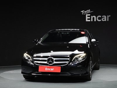 MERCEDES-BENZ E-CLASS - 2