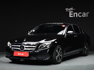 MERCEDES-BENZ E-CLASS - 1