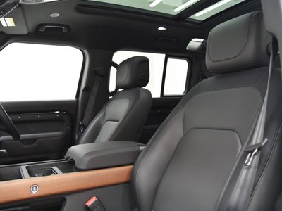 2024 LAND Rover DEFENDER — фото 9